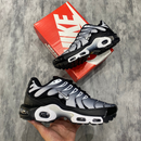 Tênis Nk Air Max Tn plus DEGRADE PRETO E CINZA