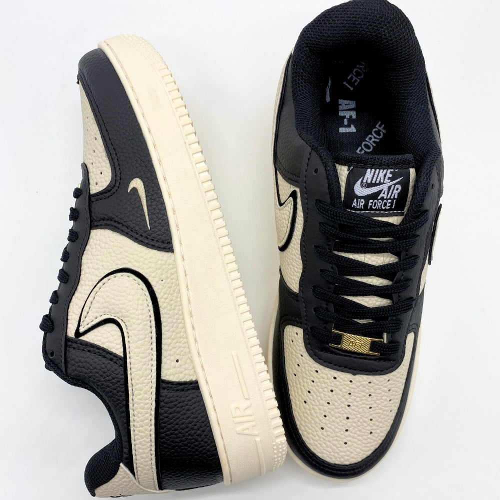 Tênis Nike Air Force 1 - Preto e Creme