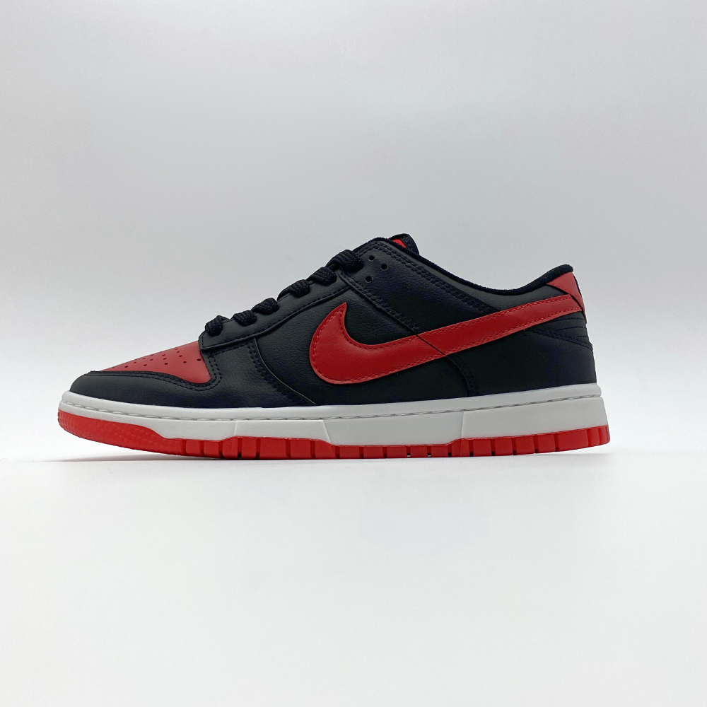 Tênis Nike Dunk - Preto e Vermelho