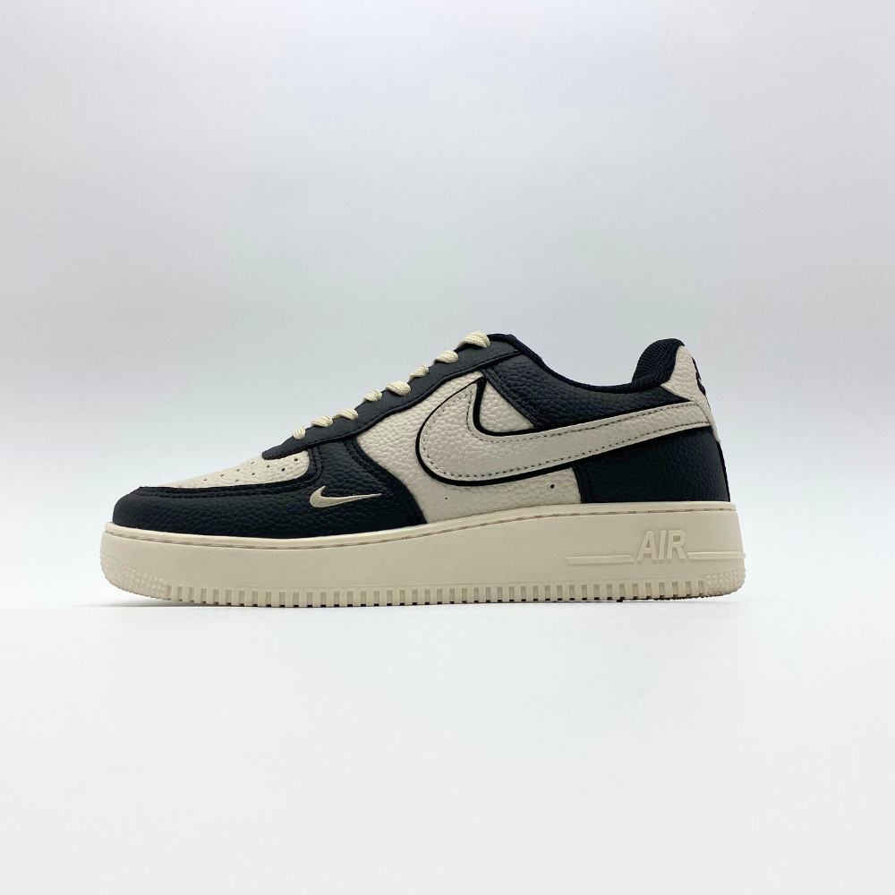 Tênis Nike Air Force 1 - Preto e Creme