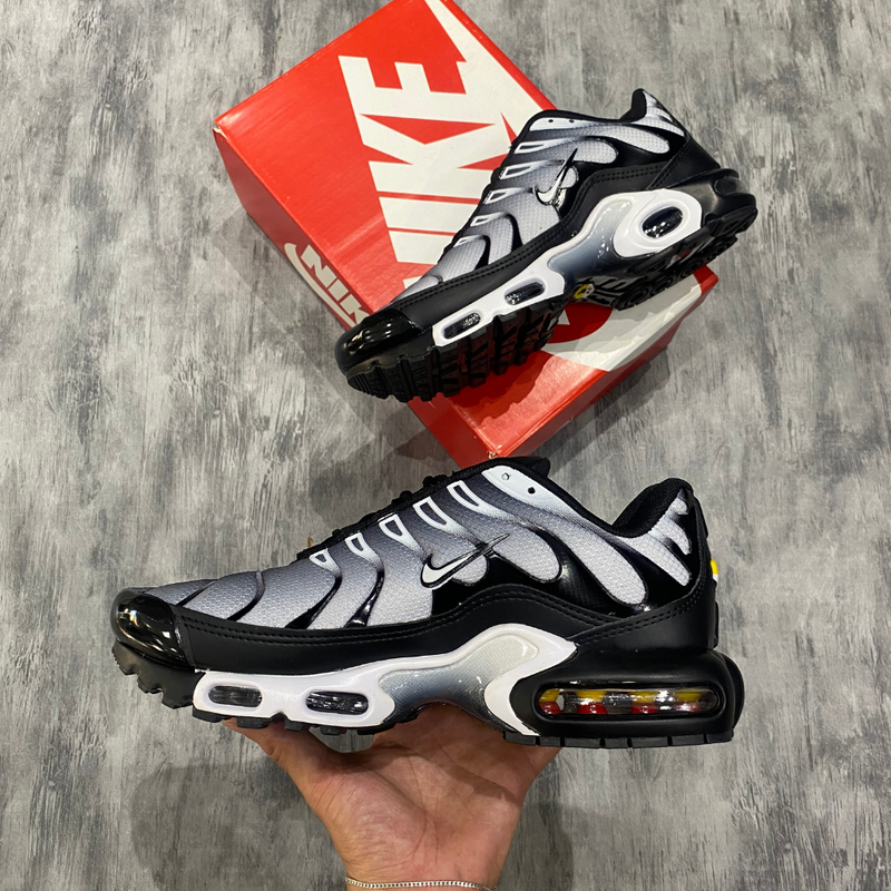 Tênis Nk Air Max Tn plus DEGRADE PRETO E CINZA