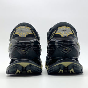 Tênis Mizuno Wave Prophecy 7 - Preto e Dourado