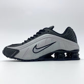 Tênis Nike Shox R4 - Preto e Prata