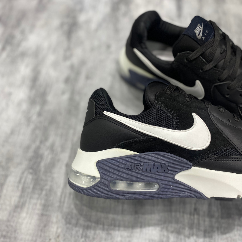 Tênis Nk Air Max Excee Preto e Branco