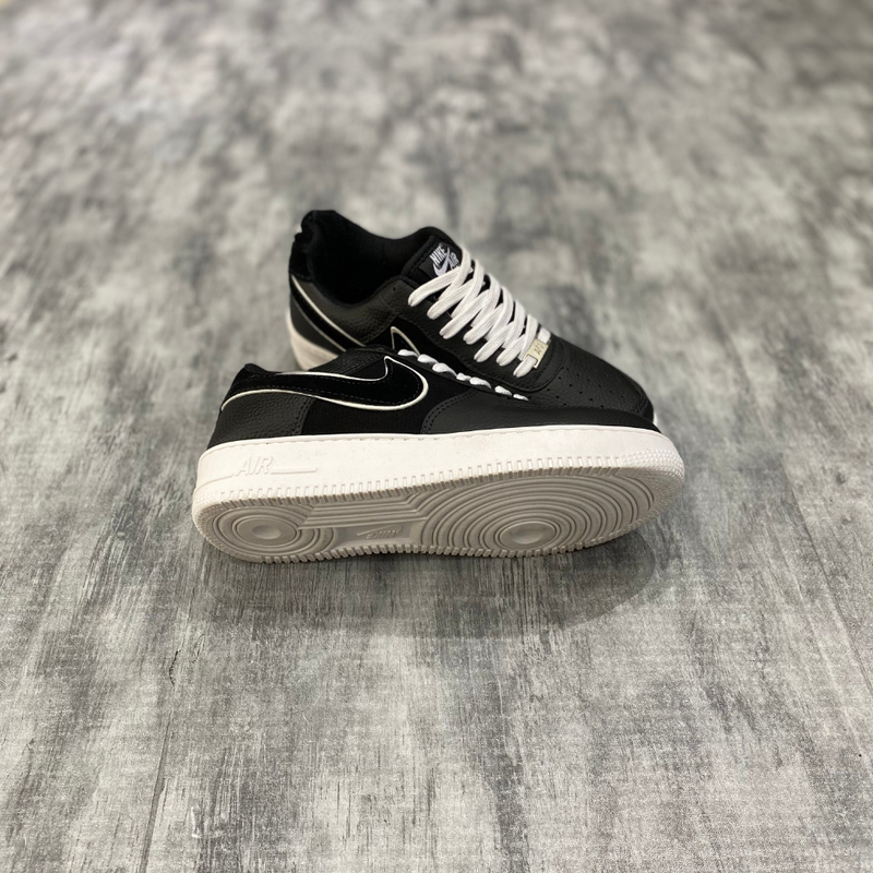 Tênis Nike Air 1 Force Preto e Branco