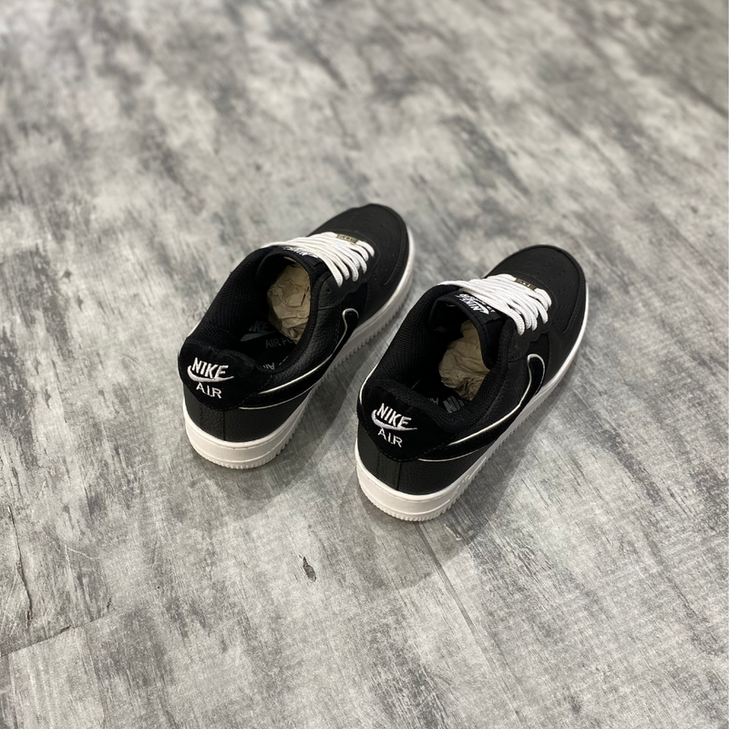 Tênis Nike Air 1 Force Preto e Branco