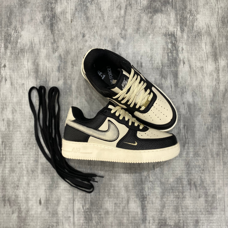 Tênis Nike Air Force 1 Preto e Creme