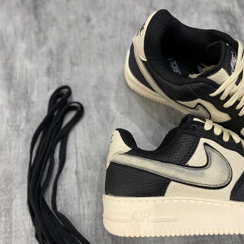 Tênis Nike Air Force 1 Preto e Creme