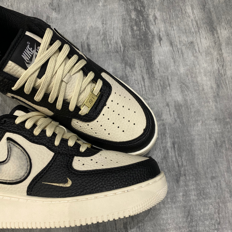 Tênis Nike Air Force 1 Preto e Creme