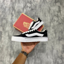 Tênis Vans Knu Skool  Preto e Branco