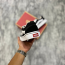 Tênis Vans Knu Skool  Preto e Branco