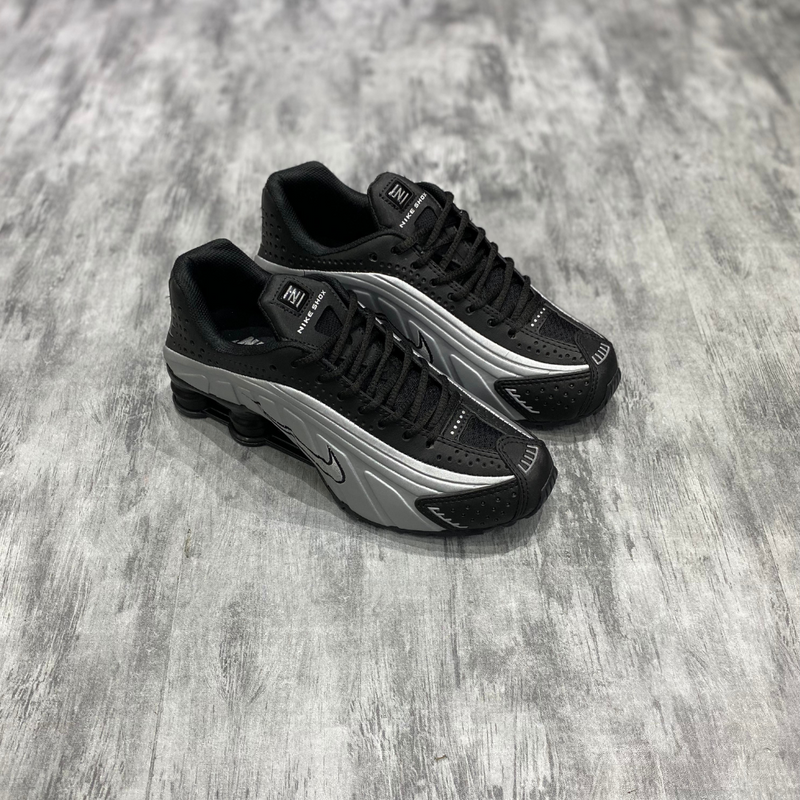 Tênis Nk Shox R4 Preto e Prata