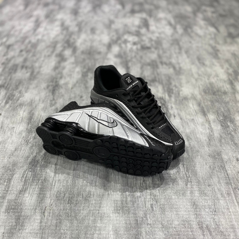 Tênis Nk Shox R4 Preto e Prata