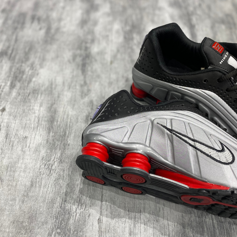 Tênis Nk Shox R4 Preto, Prata e Vermelho