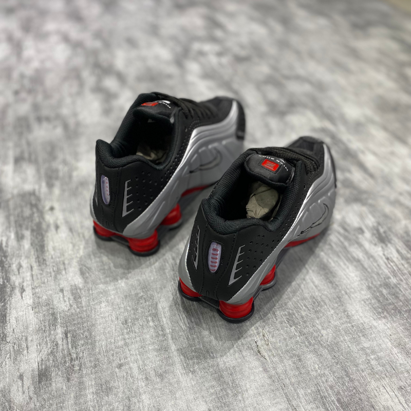 Tênis Nk Shox R4 Preto, Prata e Vermelho