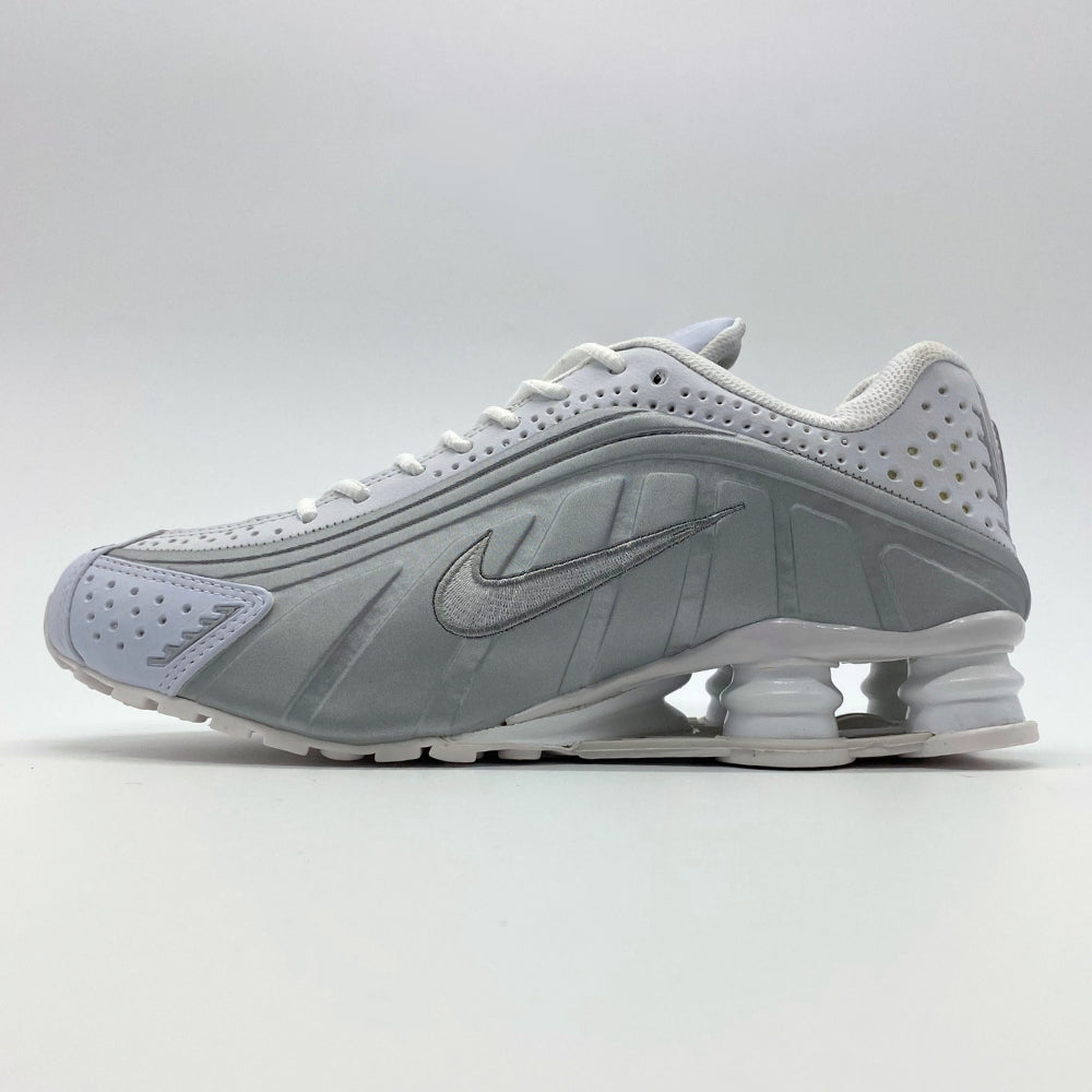 Tênis Nike Shox R4 - Branco e Prata