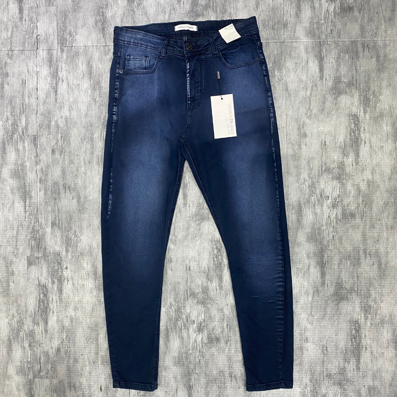 Calça Jeans Escura grif Calvi K