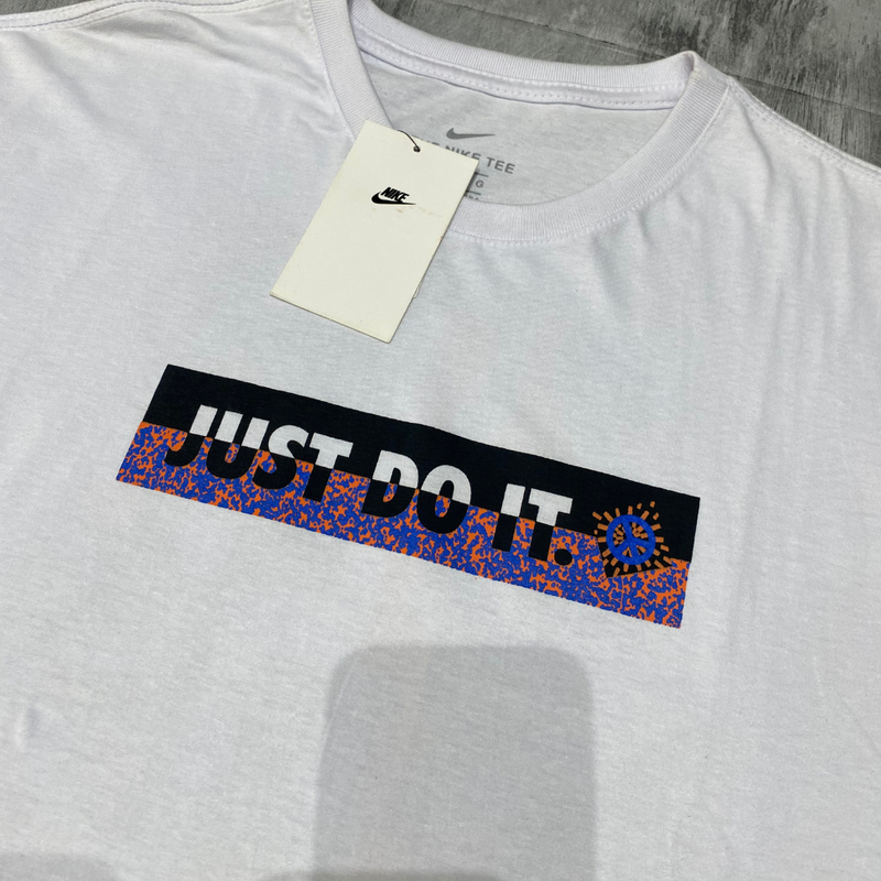 Camiseta Premium NK